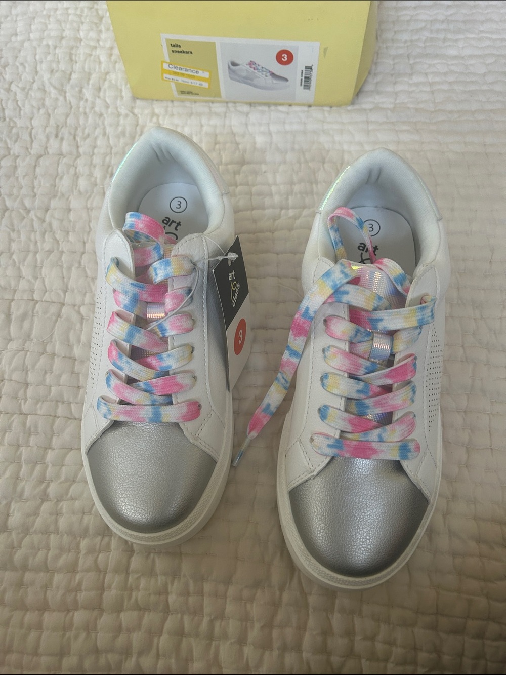 Art class Talia sneakers size 3